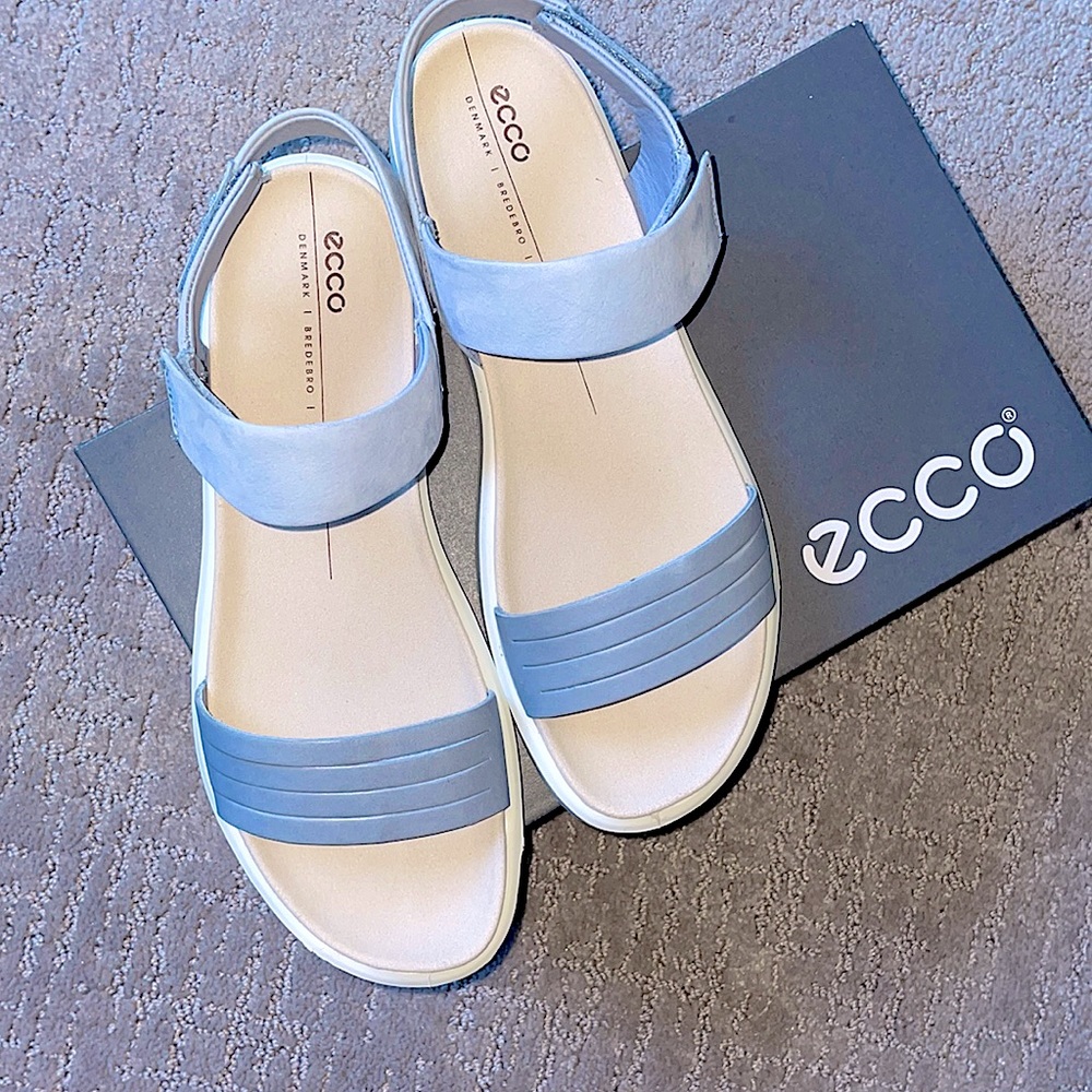 Ecco Flowt Leather Platform Sandals